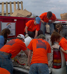 2013 Baylor Freshman Spring Break Mission Trip at work