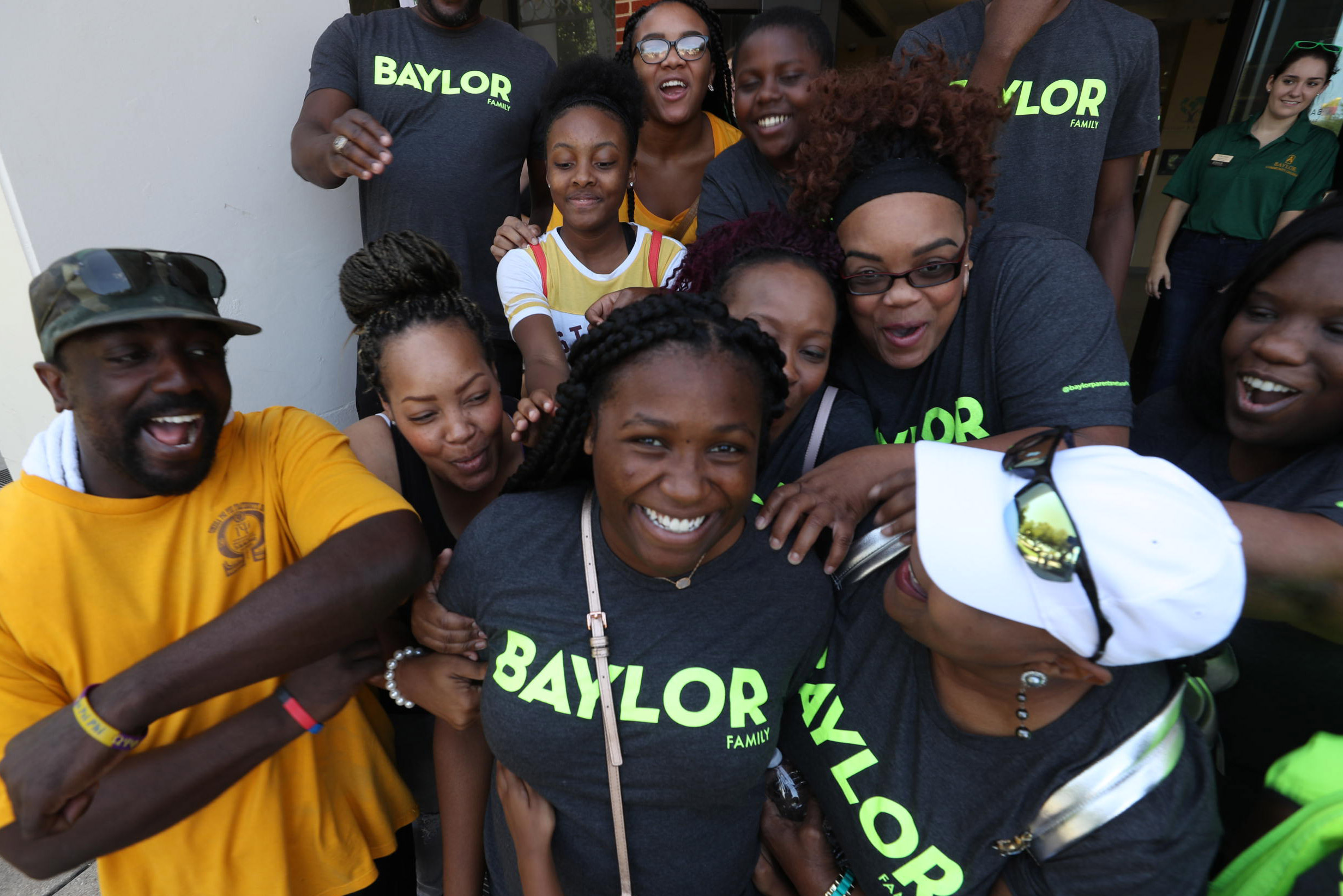 New Baylor student and her family