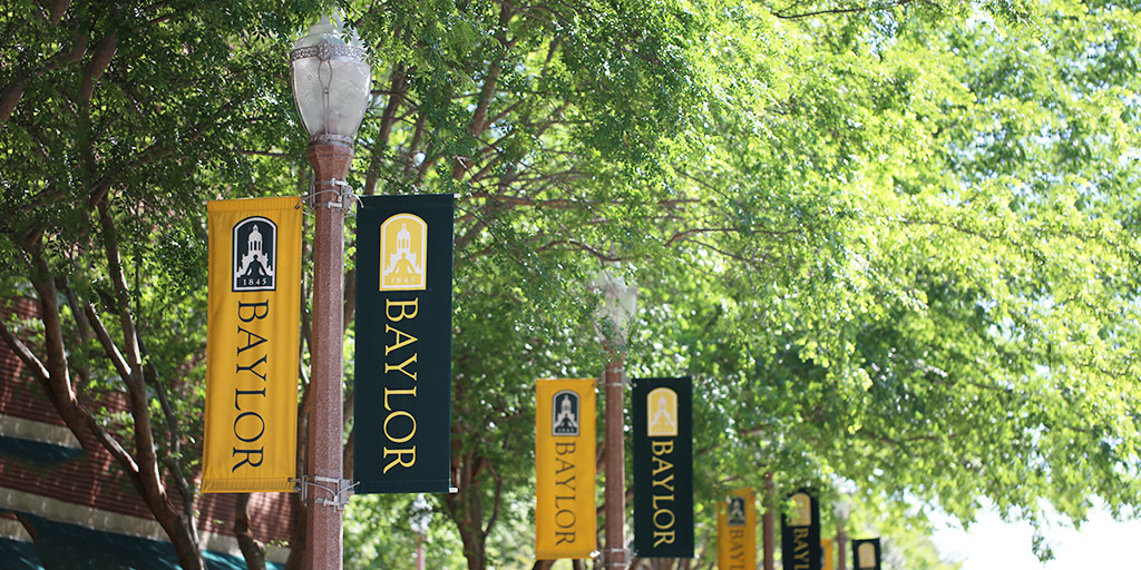 Baylor lamppost banners
