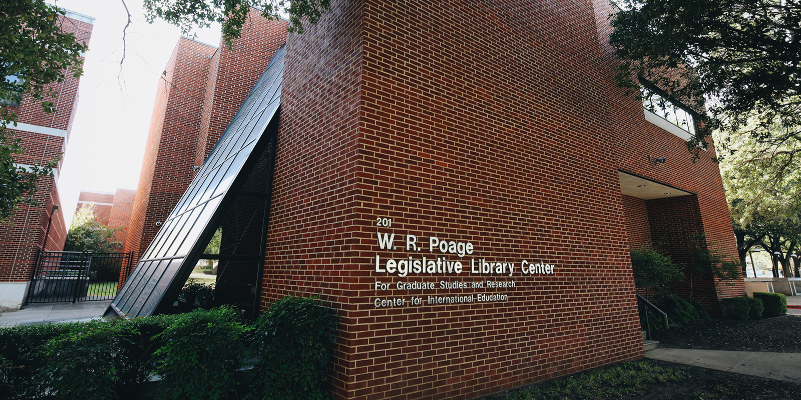 The exterior of Baylor's Poage Library