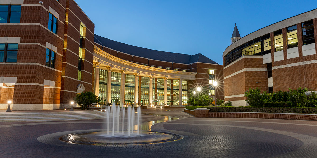 the Baylor Sciences Building at night