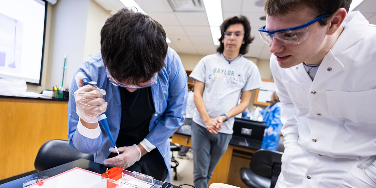 La Vega High School students learn to pipette during Baylor CityLab